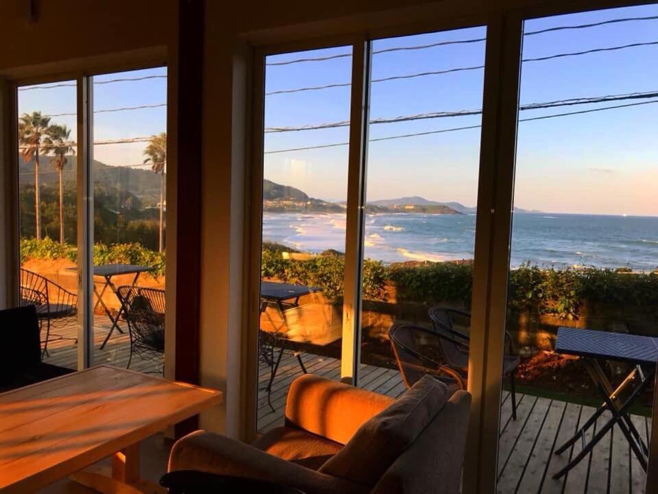 Guesthouse ＆ Beach Cafe Fuego Hyuga ภายนอก รูปภาพ